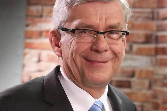 Ile zarabia marszałek senatu Karczewski? Zaskakujące szczegóły pensji