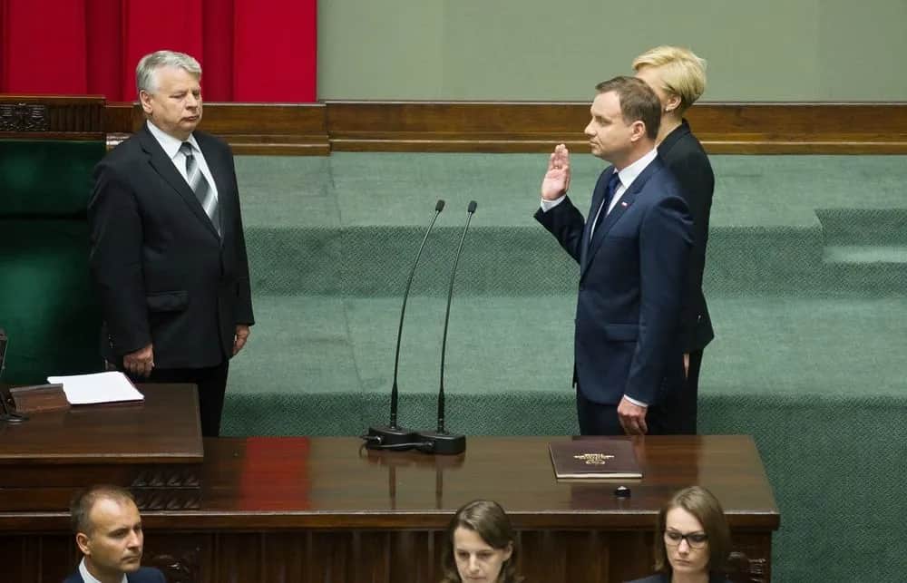 Gdzie prezydent złamał konstytucję? Kontrowersje i konsekwencje