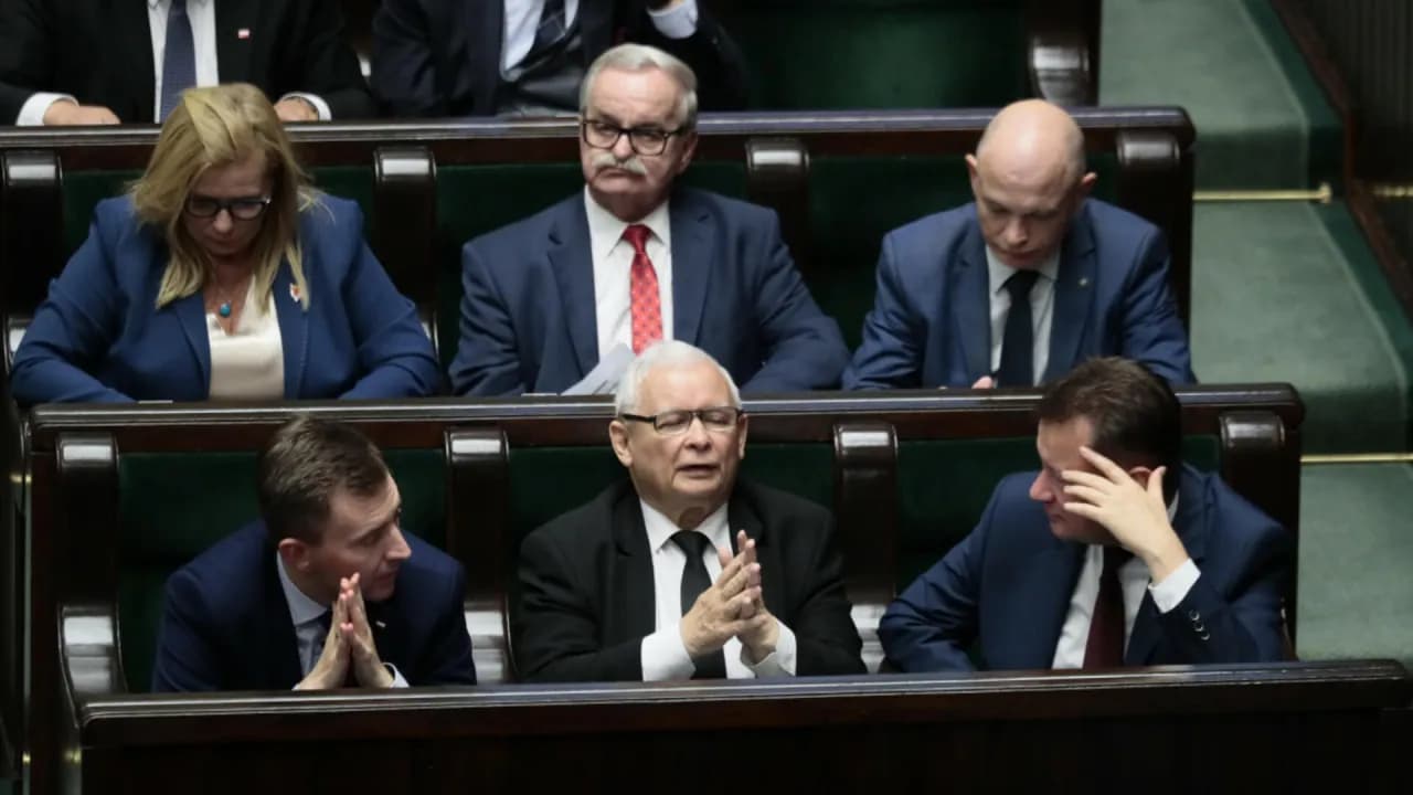 Co to jest bezwzględna większość w sejmie i dlaczego ma znaczenie?