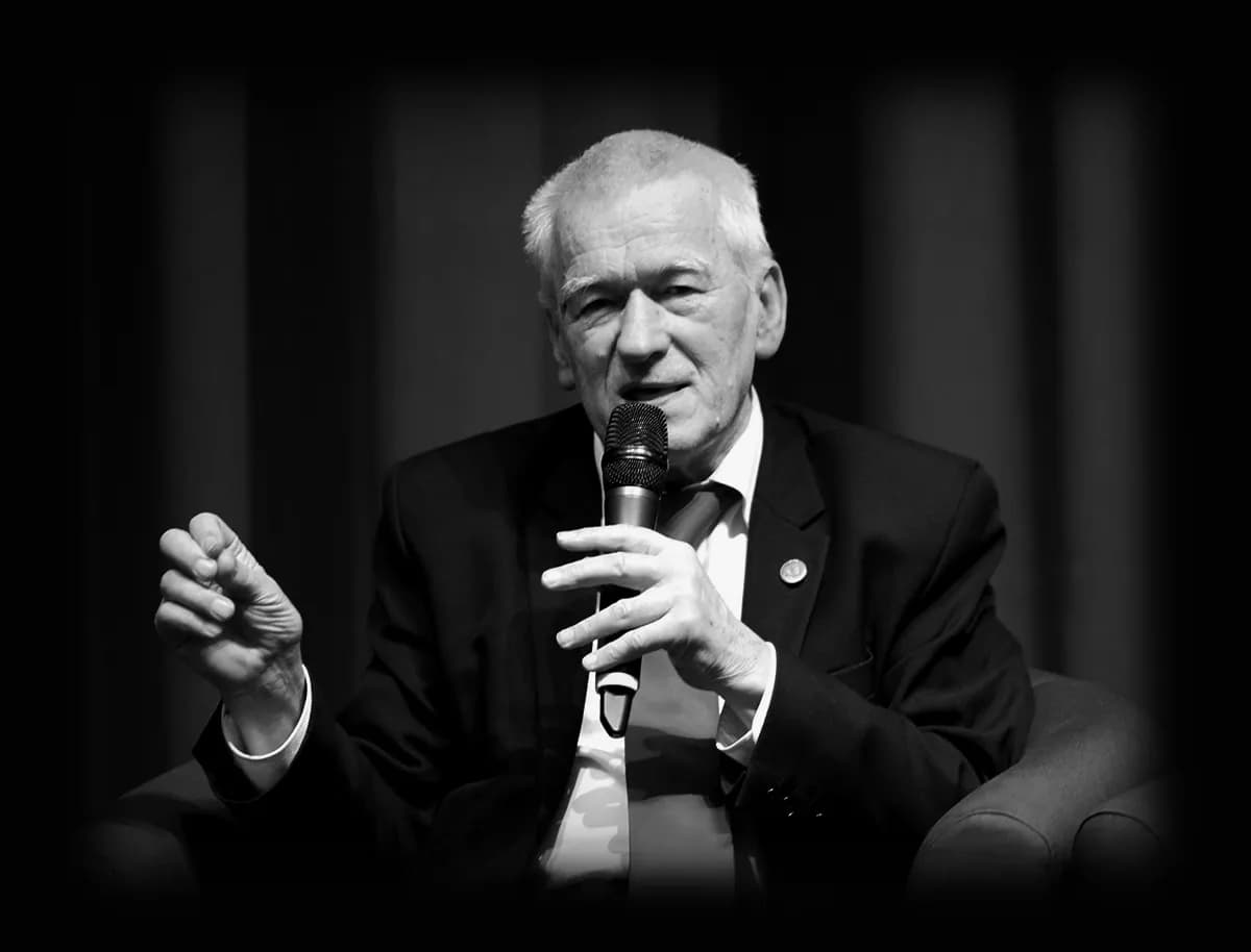 Kiedy zmarł Kornel Morawiecki? Odkryj ważne fakty o jego życiu