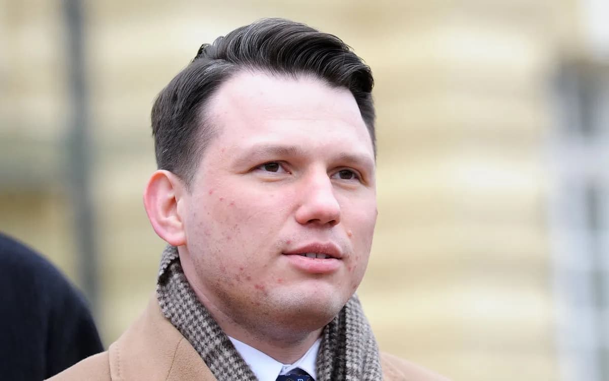 Sławomir Mentzen w jakiej partii? Odkryj jego aktualną przynależność