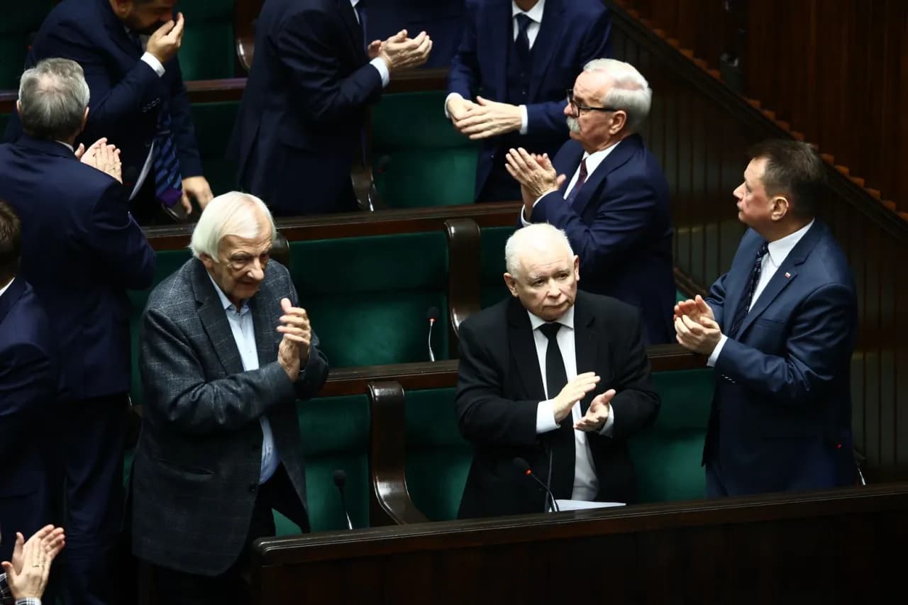Ile zarabia Jarosław Kaczyński? Szokujące szczegóły jego dochodów