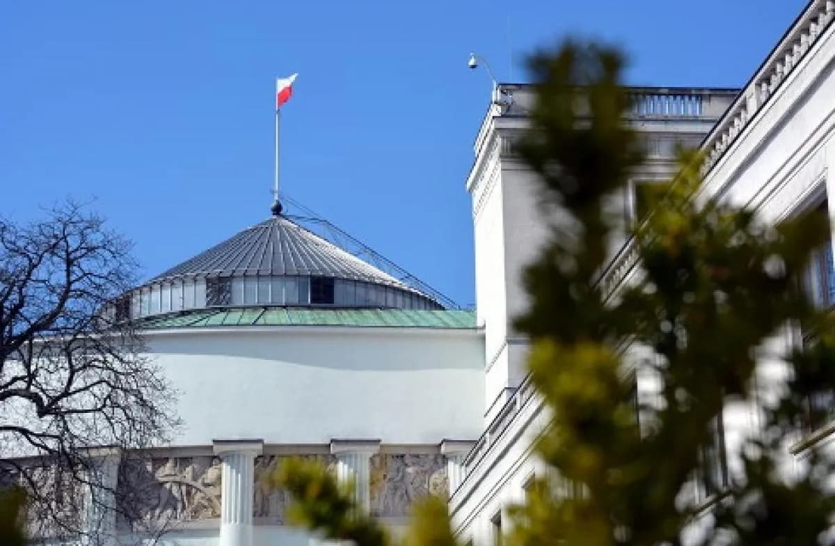 Kto przewodniczy obradom sejmu i senatu? Poznaj ich kluczowe role
