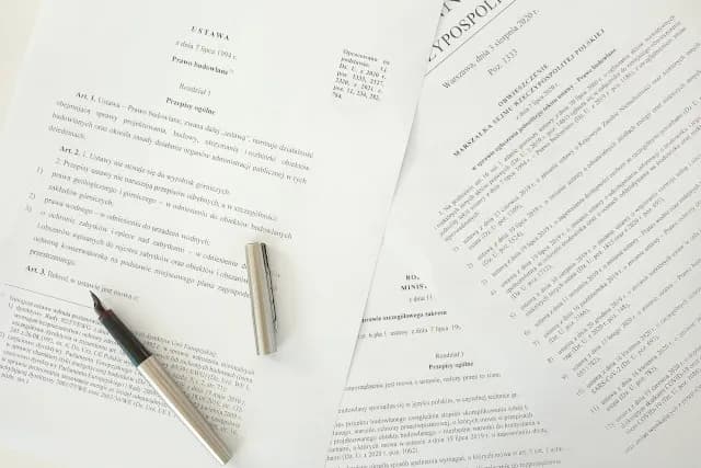 Jak sprawdzić czy ustawa jest aktualna i uniknąć prawnych problemów