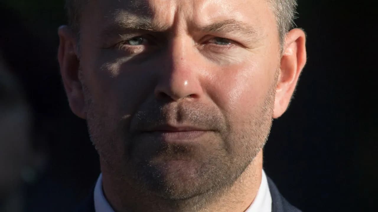 Karol Nawrocki jakie ma wykształcenie? Odkryj jego doktorat z historii