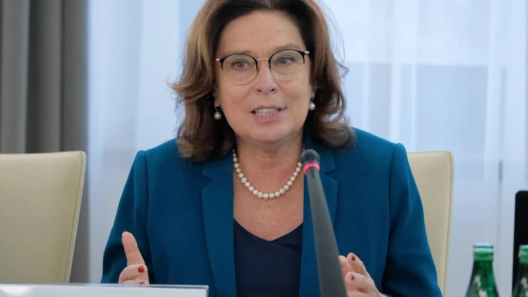 Kim jest Kidawa-Błońska? Odkryj jej fascynującą historię i osiągnięcia