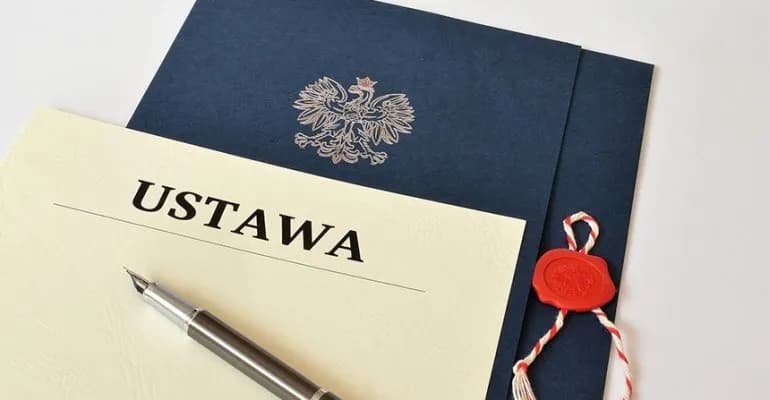 Jak art 3 pkt 1 ustawy o świadczeniach rodzinnych wpływa na dochód rodziny?