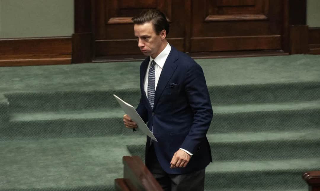 Czy Bosak został odwołany? Kontrowersje wokół jego pozycji w Sejmie