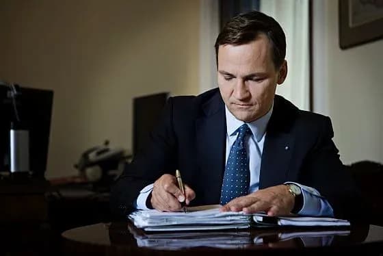 Jakie ma wykształcenie Radosław Sikorski? Zaskakujące fakty o jego studiach