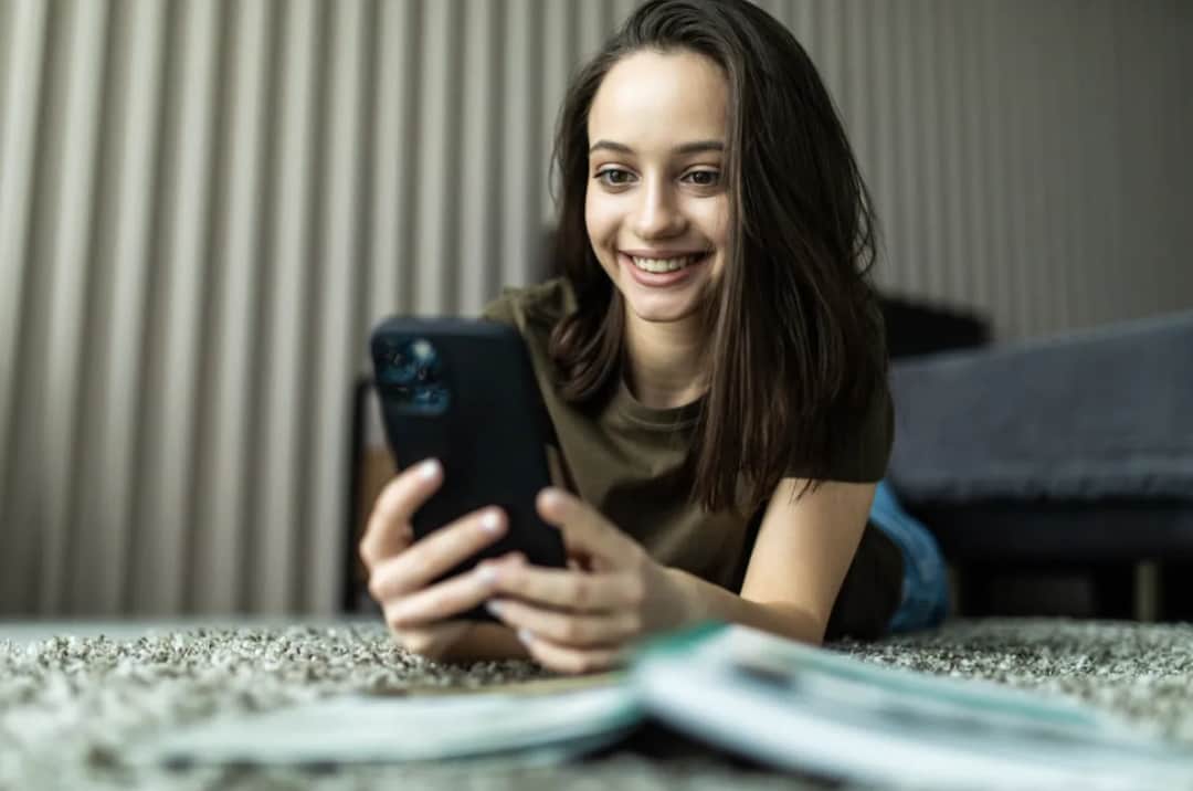 Najlepsze platformy rozrywkowe online 2025 roku: na co zwrócić uwagę przy wyborze serwisu