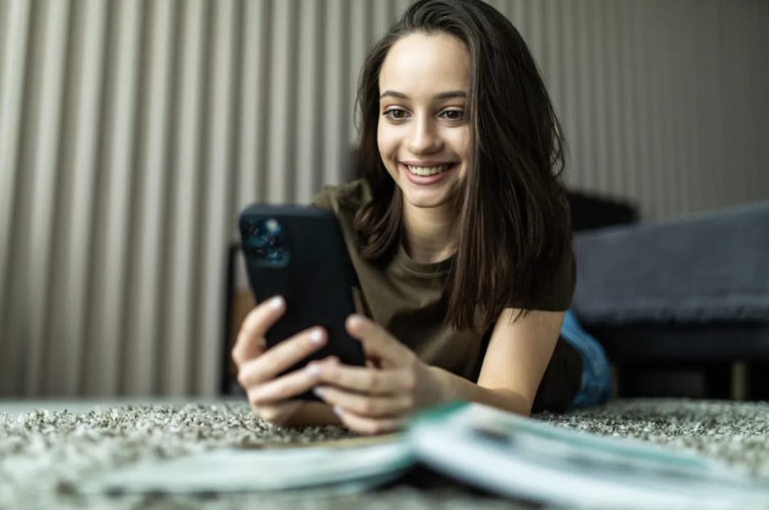 Najlepsze platformy rozrywkowe online 2025 roku: na co zwrócić uwagę przy wyborze serwisu